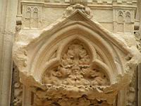 Lyon, Cathedrale Saint Jean, Porche, Protection de statue (6)